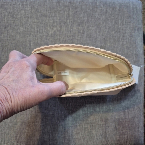 Elegant Cream Women's Clutch - Picture 4 of 7